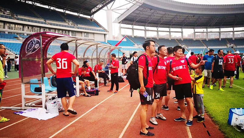 來(lái)自“洛陽(yáng)網(wǎng)緣隆中重工足球俱樂(lè)部”的綠茵健將們